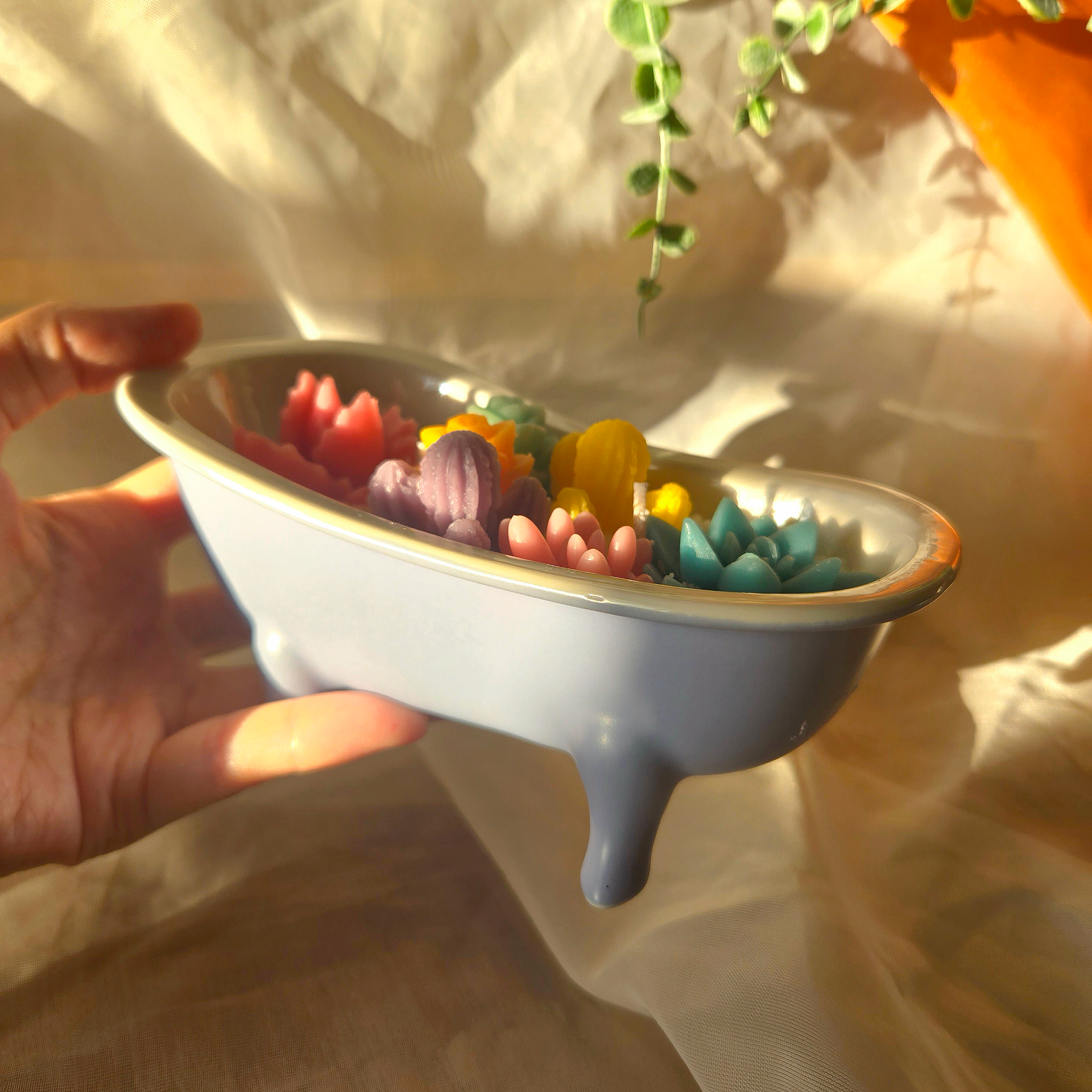 Bathtub Home Garden Candle, Made with Beeswax and Sand Wax